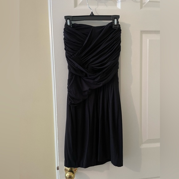 Express Dresses & Skirts - Express strapless black dress